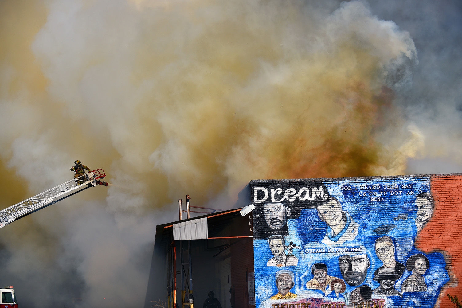 Fire destroys Meadow Gold building